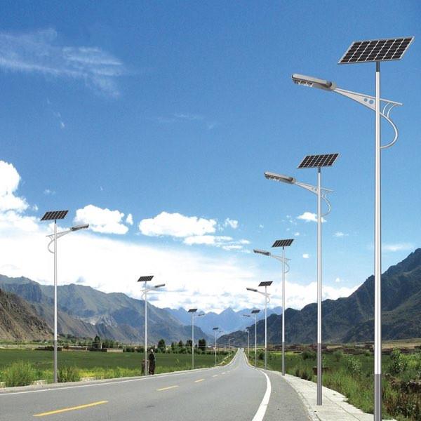 Led gadelys med solpanel